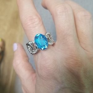 Gorgeous Blue And Silver Ring